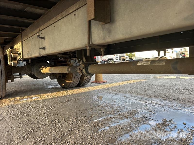 Hino 268 شاحنات ذات هيكل صندوقي