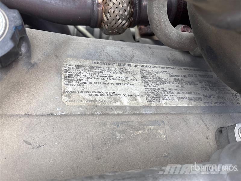 Hino 268 شاحنات ذات هيكل صندوقي
