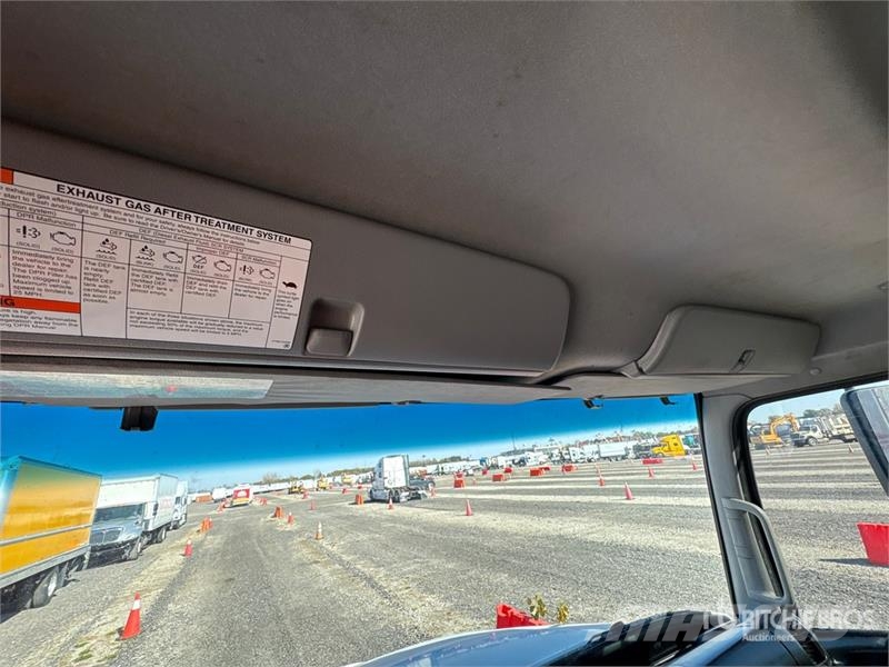 Hino 268 Camiones con caja de remolque