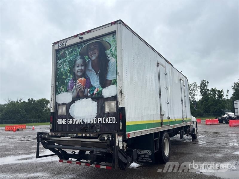 Hino 268 شاحنات ذات هيكل صندوقي