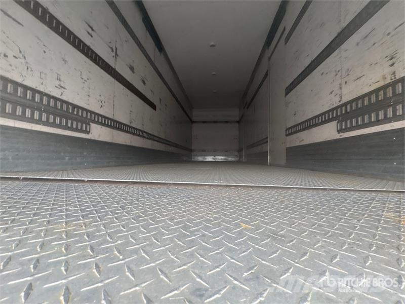 Hino 268 شاحنات ذات هيكل صندوقي