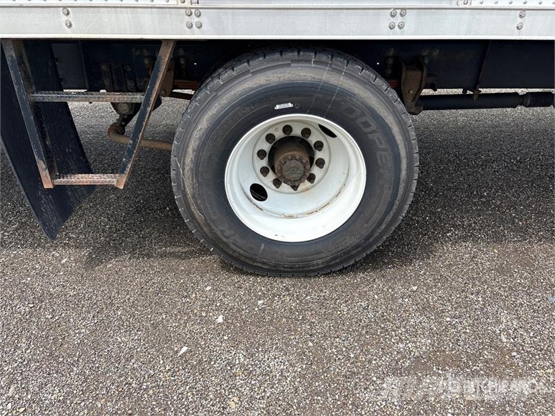 Hino 268 شاحنات ذات هيكل صندوقي