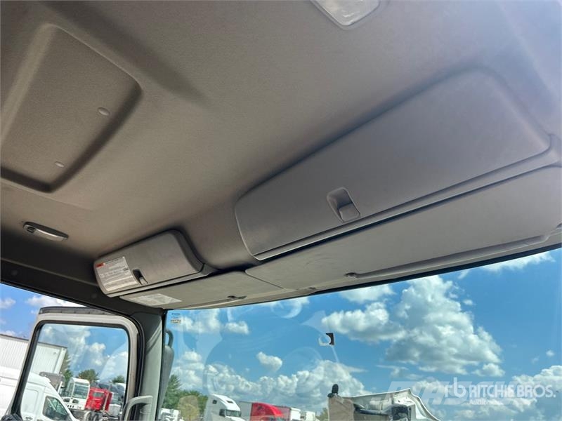 Hino 268 شاحنات ذات هيكل صندوقي