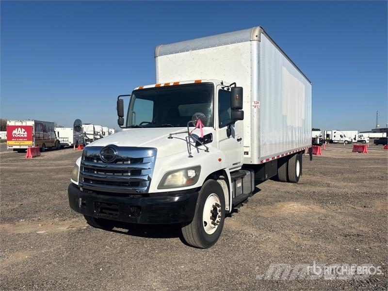 Hino 268 Грузовики-Фургоны