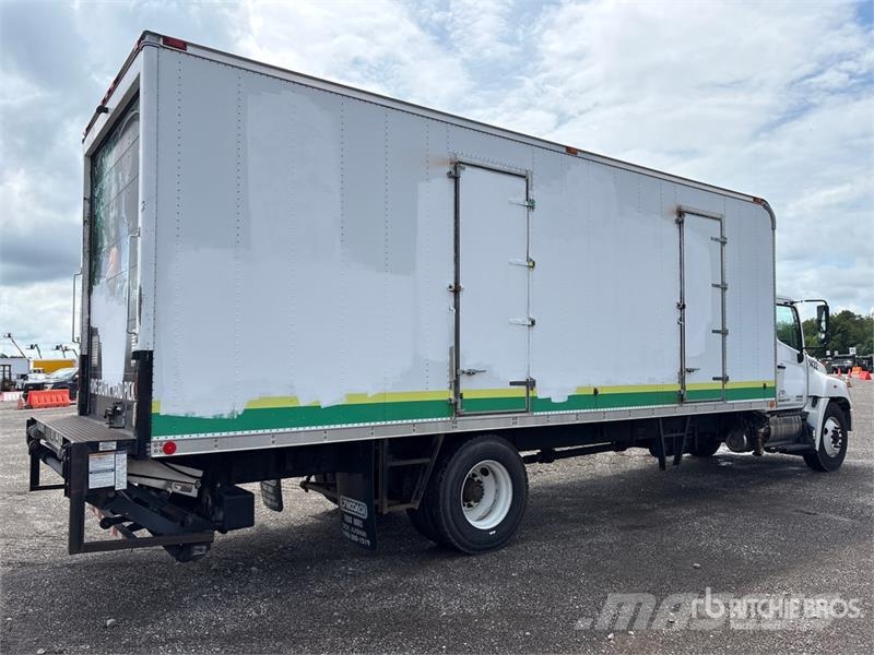 Hino 268 شاحنات ذات هيكل صندوقي