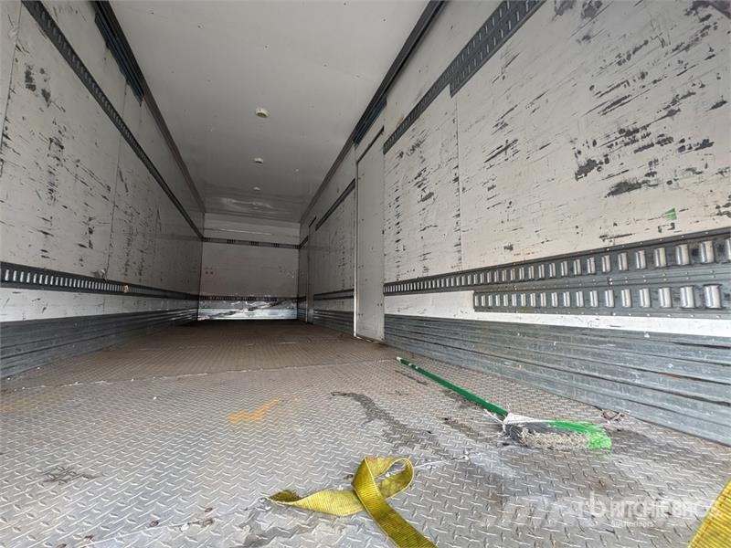 Hino 268 شاحنات ذات هيكل صندوقي