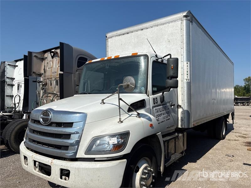 Hino 268 貨箱式卡車