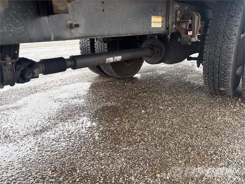 Hino 268 شاحنات ذات هيكل صندوقي