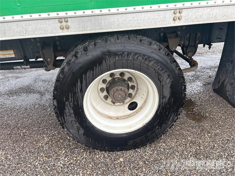 Hino 268 شاحنات ذات هيكل صندوقي