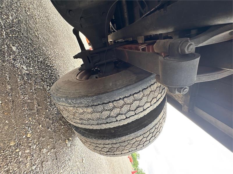 Hino 268 شاحنات ذات هيكل صندوقي