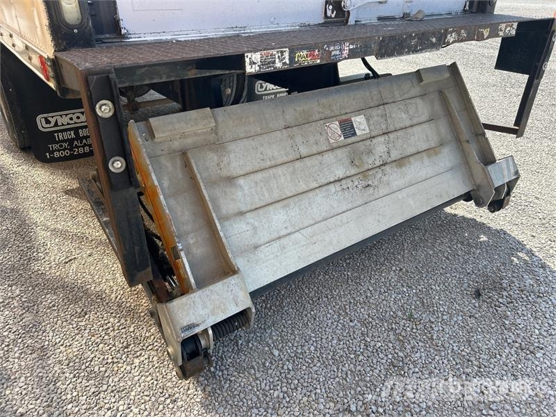 Hino 268 شاحنات ذات هيكل صندوقي