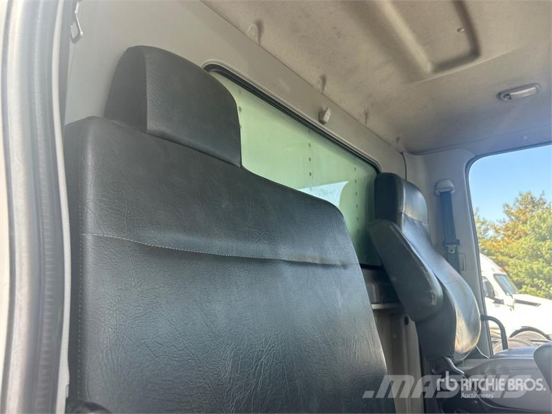 Hino 338 Tovornjaki hladilniki