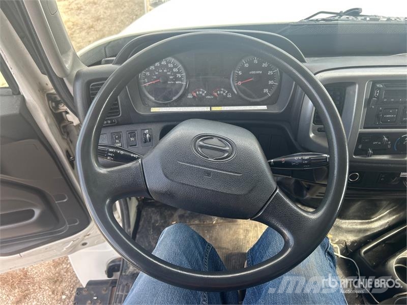 Hino 338 Tovornjaki hladilniki