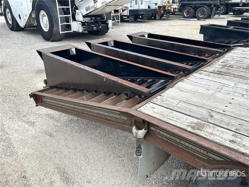 Holden 30 ft T/A Equipment Trailer Car carrier