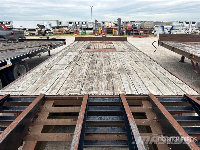 Holden 30 ft T/A Equipment Trailer Car carrier