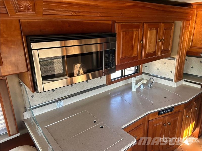  Holiday Rambler 43PBQ Motor Home 露營車和有篷卡車