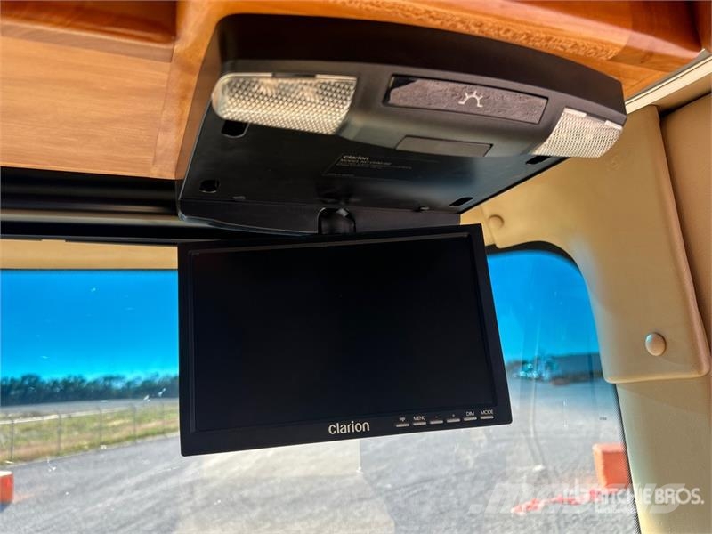  Holiday Rambler 43PBQ Motor Home 露營車和有篷卡車