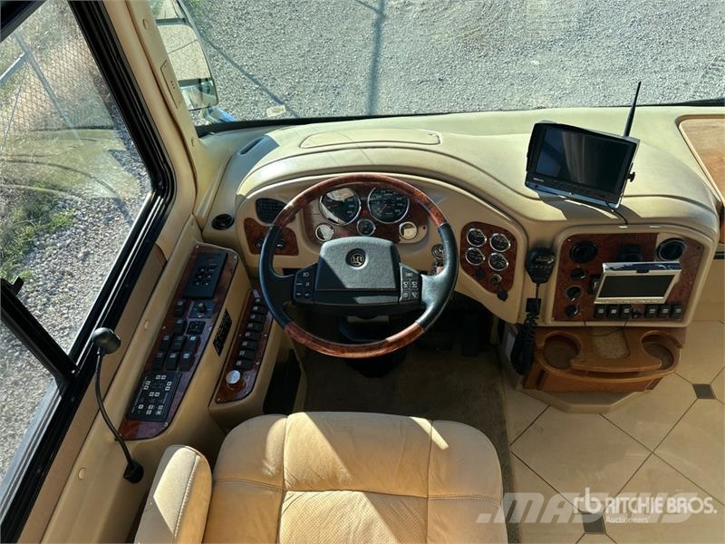 Holiday Rambler Navigator Motor Home Автодома і житлові автопричепи