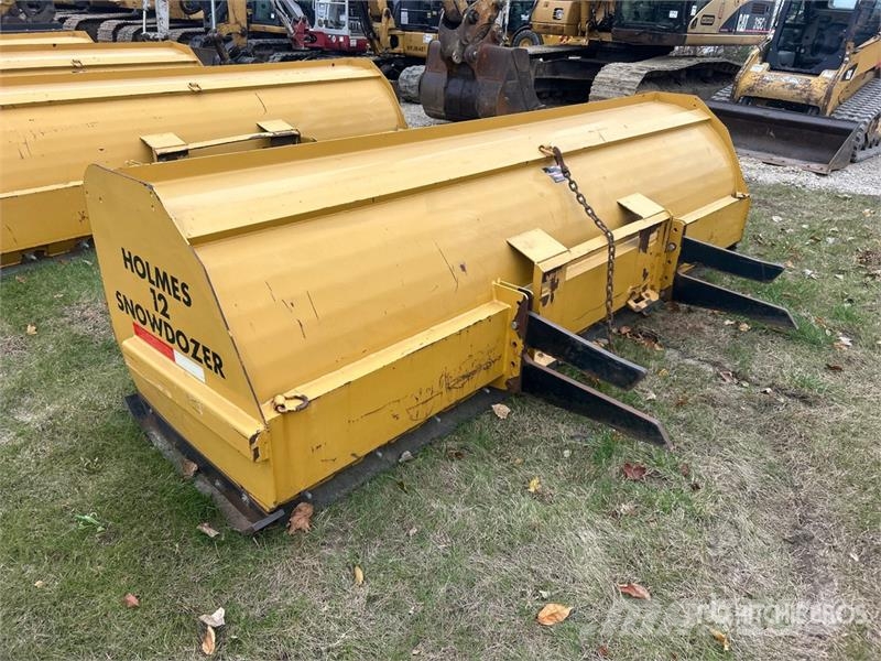 Holmes 12 144 in Skid Steer Snow Blade Schneeschilde und -pflüge