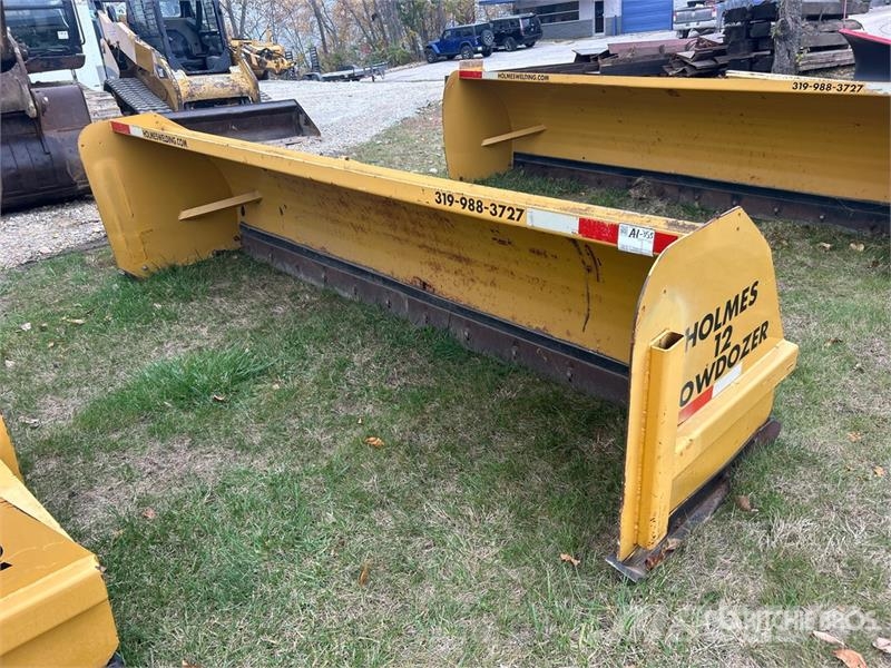 Holmes 12 Snowdozer 144 in Skid Steer Snow Pusher 刮雪板和犁