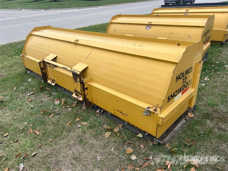 Holmes 12 Snowdozer 144 in Skid Steer Snow Pusher 刮雪板和犁