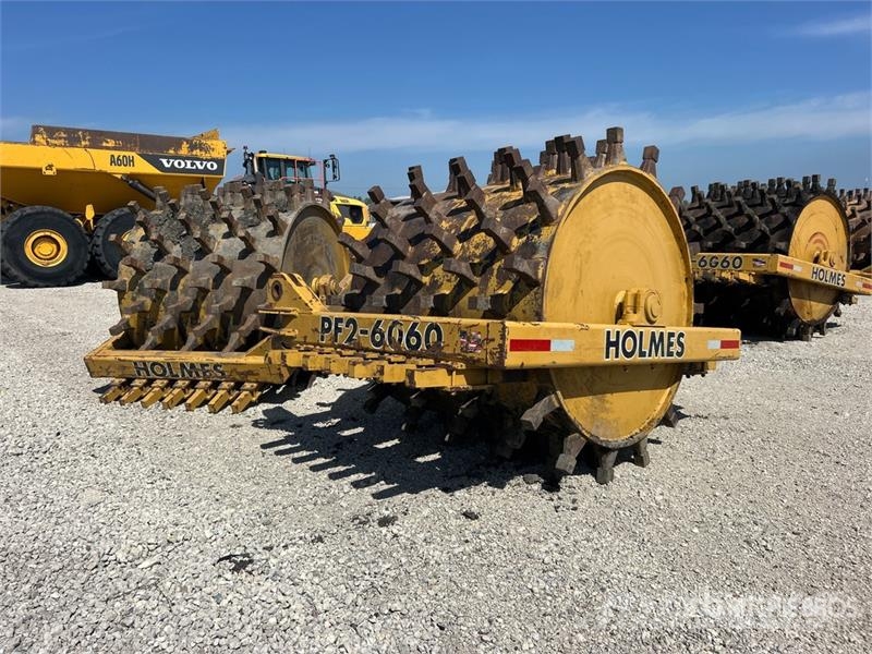 Holmes 60X60 Pull Behind Compactor Aanhangtrilwalsen