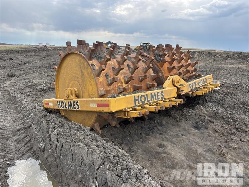 Holmes 60X60 Pull Behind Compactor Aanhangtrilwalsen