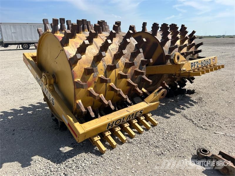 Holmes 60X60 Pull Behind Compactor Aanhangtrilwalsen