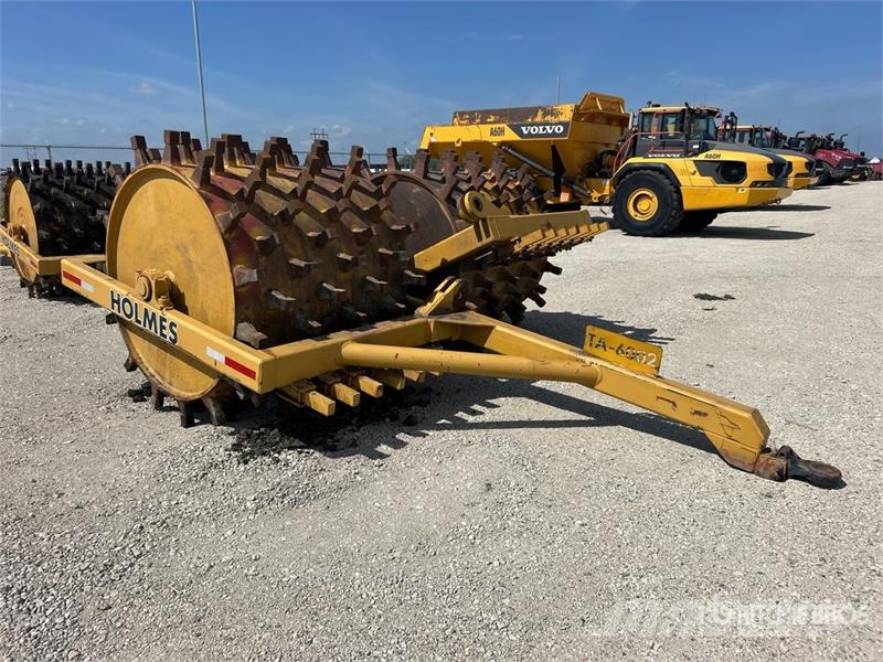 Holmes 60X60 Pull Behind Compactor Aanhangtrilwalsen