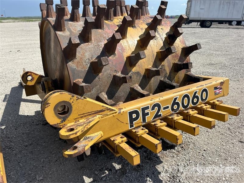 Holmes 60X60 Pull Behind Compactor Aanhangtrilwalsen