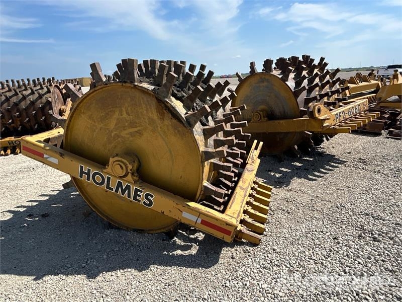 Holmes 60X60 Pull Behind Compactor Aanhangtrilwalsen