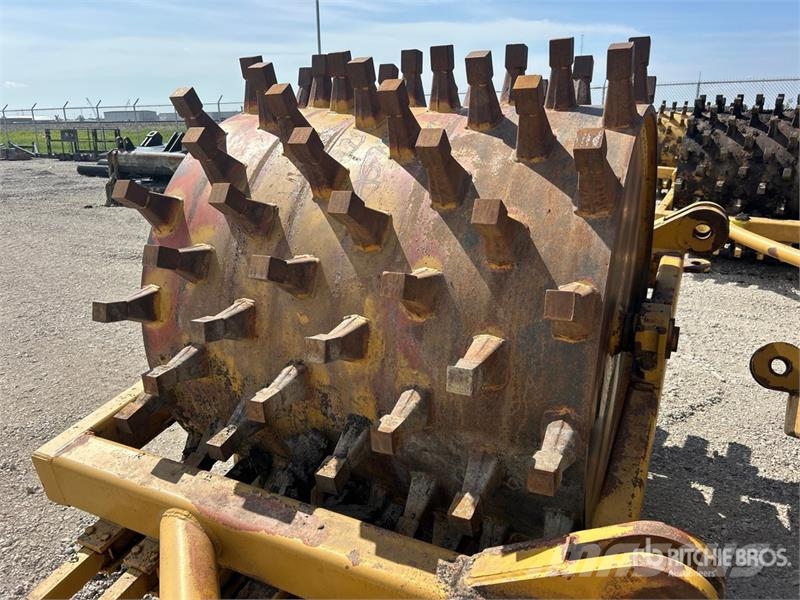 Holmes 60X60 Pull Behind Compactor Aanhangtrilwalsen