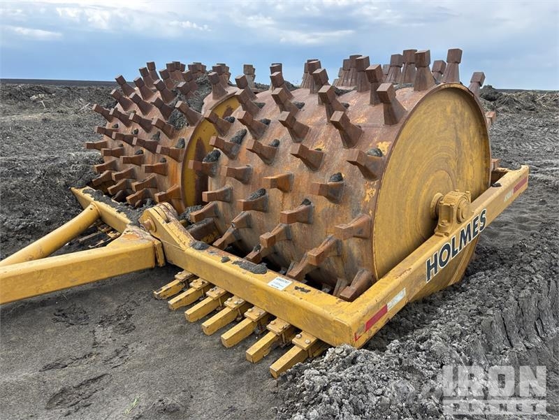 Holmes 60X60 Pull Behind Compactor Aanhangtrilwalsen