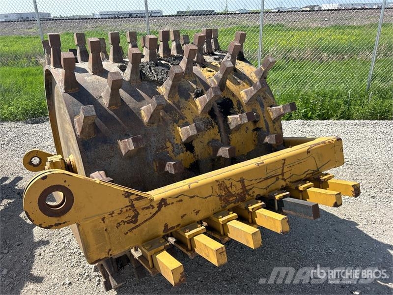 Holmes 60X60 Pull Behind Compactor Aanhangtrilwalsen