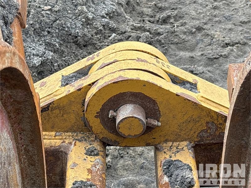 Holmes 60X60 Pull Behind Compactor Aanhangtrilwalsen