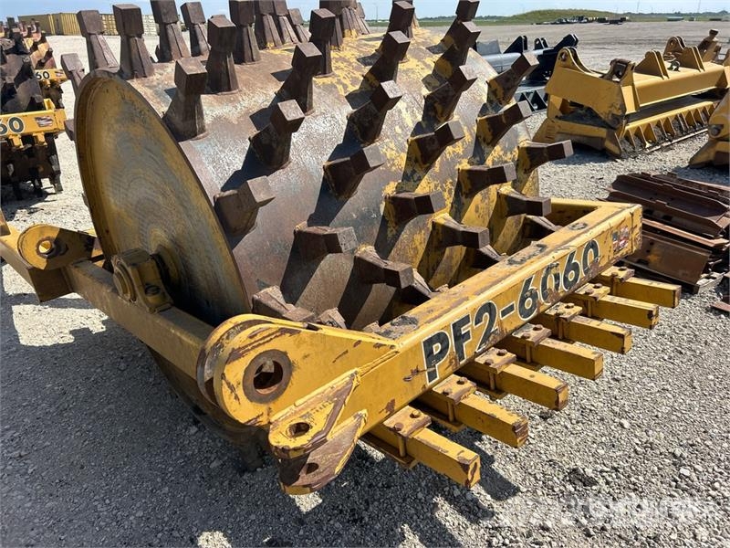 Holmes 60X60 Pull Behind Compactor Aanhangtrilwalsen