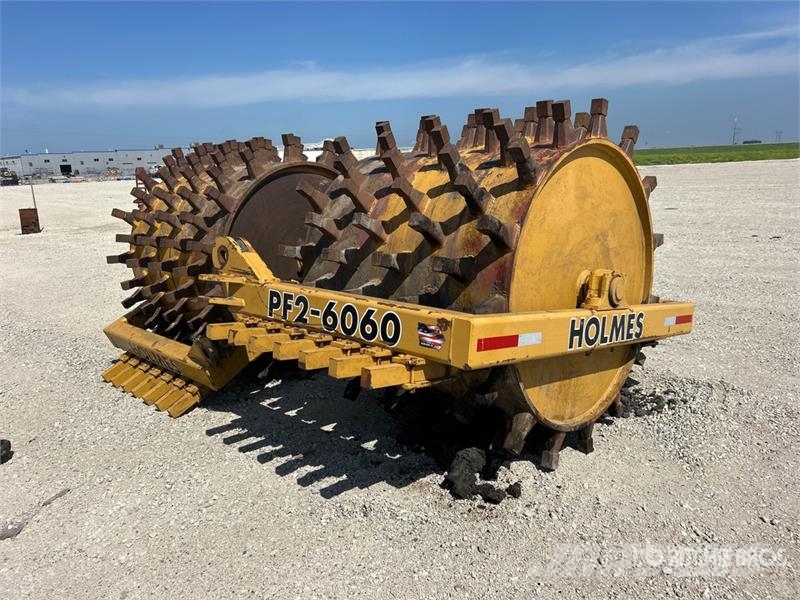 Holmes 60X60 Pull Behind Compactor Aanhangtrilwalsen