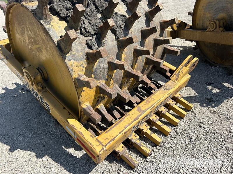 Holmes 60X60 Pull Behind Compactor Aanhangtrilwalsen