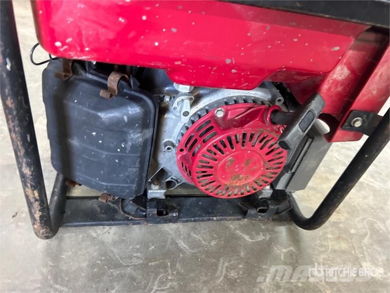 Honda EB3000C 3 kVA Portable Generator Set Egyéb Áramfejlesztők