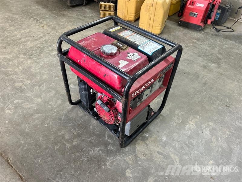 Honda EB3000C 3 kVA Portable Generator Set Egyéb Áramfejlesztők