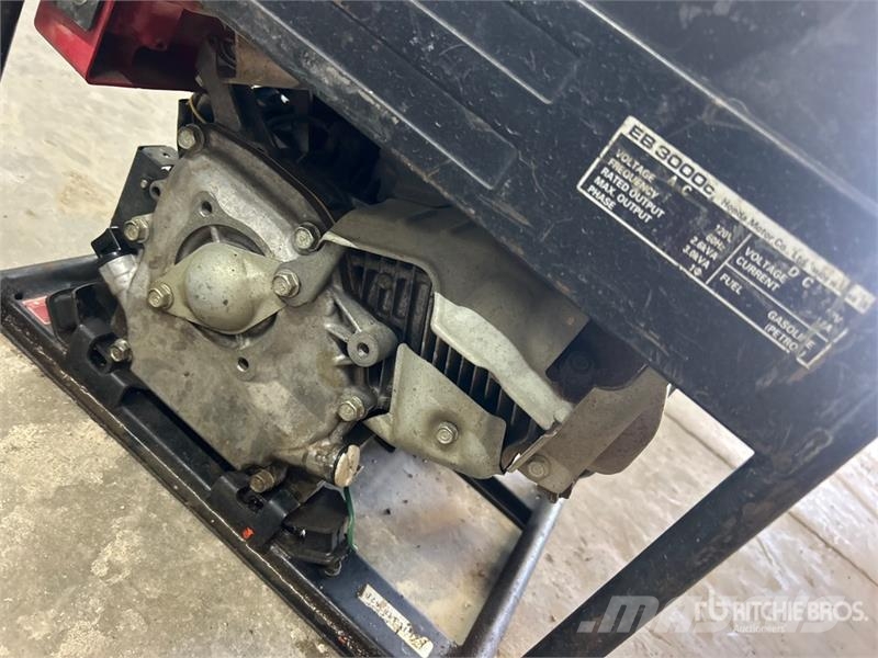 Honda EB3000C 3 kVA Portable Generator Set Egyéb Áramfejlesztők
