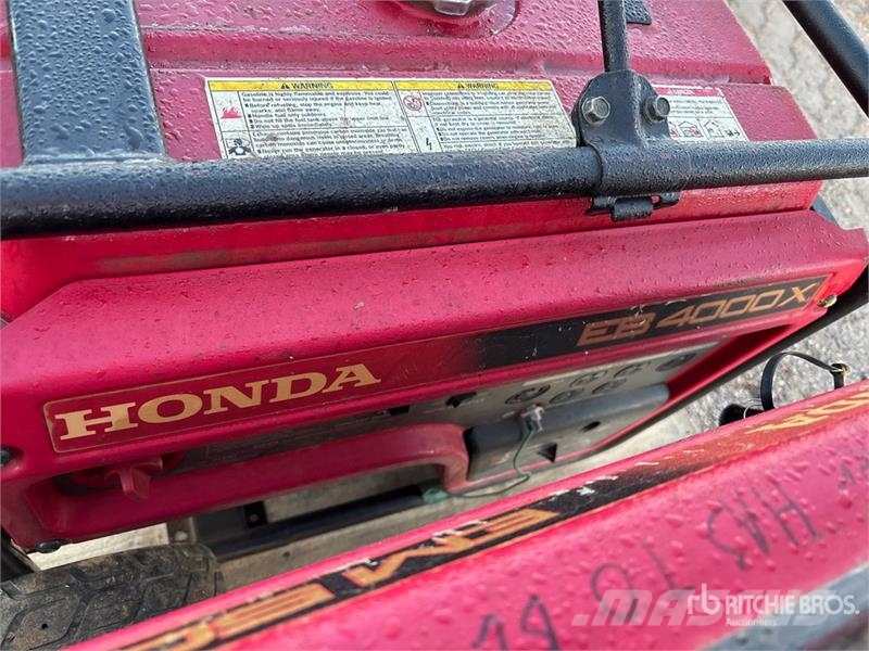 Honda of (2) Honda Mobile Generator Set Dīzeļģeneratori