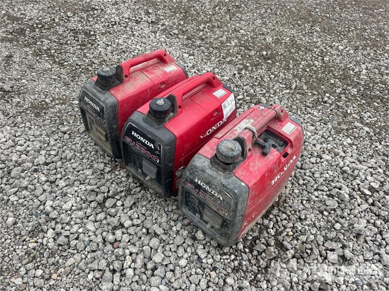 Honda of (3) Honda EU2200i 2.2 kW Portable Generator Set Ostali generatori