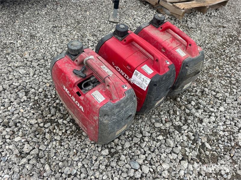 Honda of (3) Honda EU2200i 2.2 kW Portable Generator Set Ostali generatori