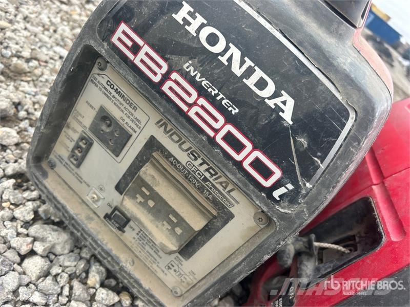 Honda of (3) Honda EU2200i 2.2 kW Portable Generator Set Ostali generatori