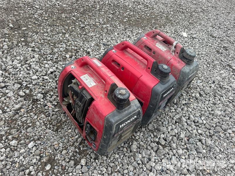 Honda of (3) Honda EU2200i 2.2 kW Portable Generator Set Ostali generatori