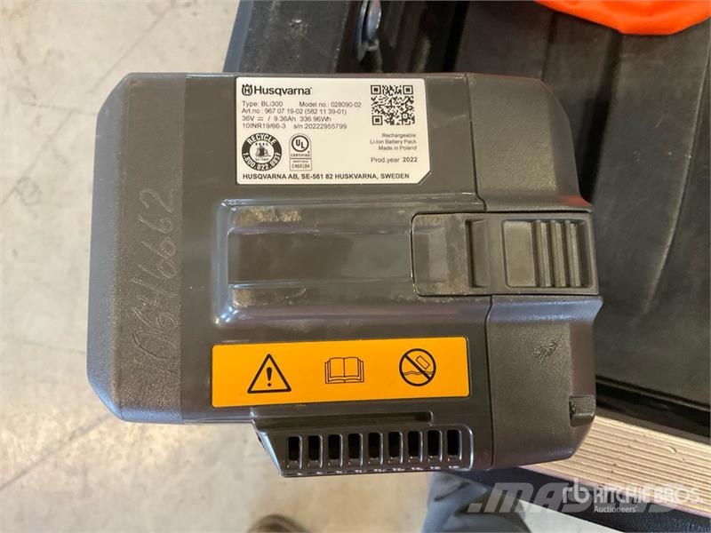 Husqvarna BLI300 Battery Other components