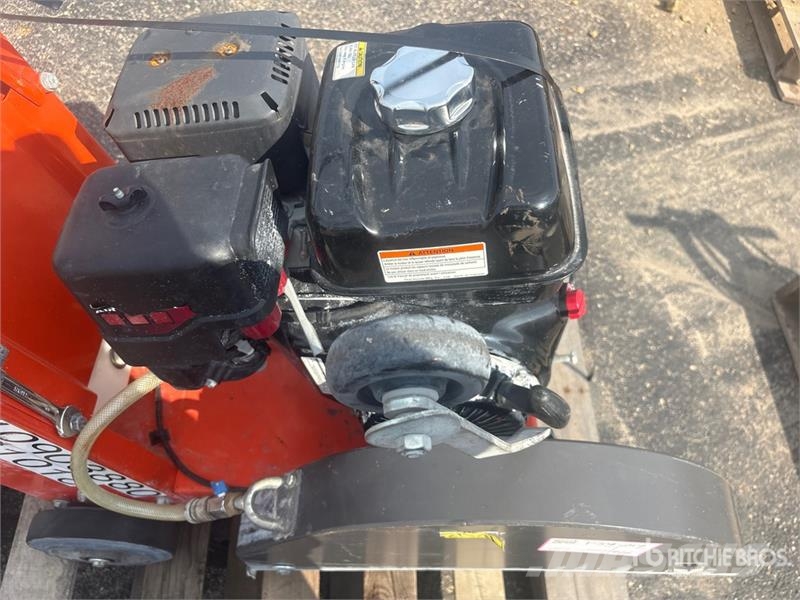 Husqvarna FS400LV Fűrészgépek