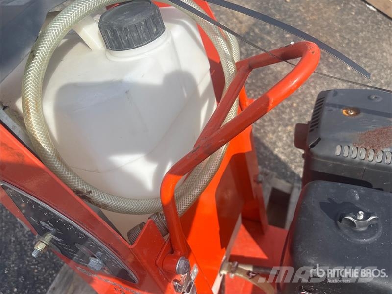 Husqvarna FS400LV Fűrészgépek