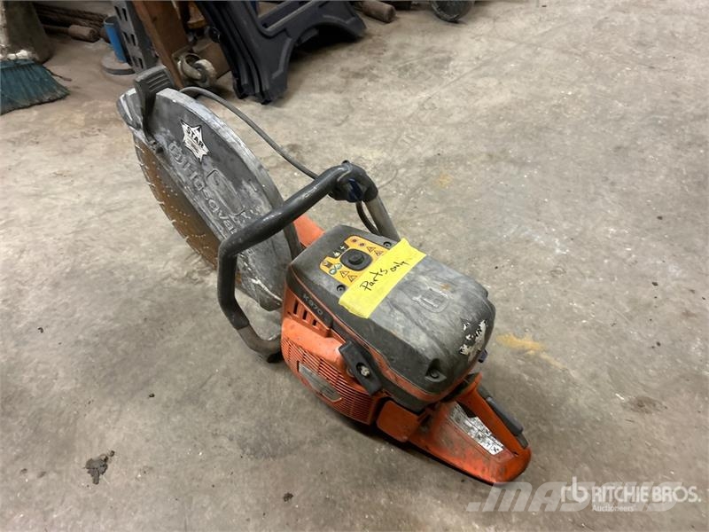 Husqvarna K970 Cut-Off Saw (Inoperable) Outros componentes